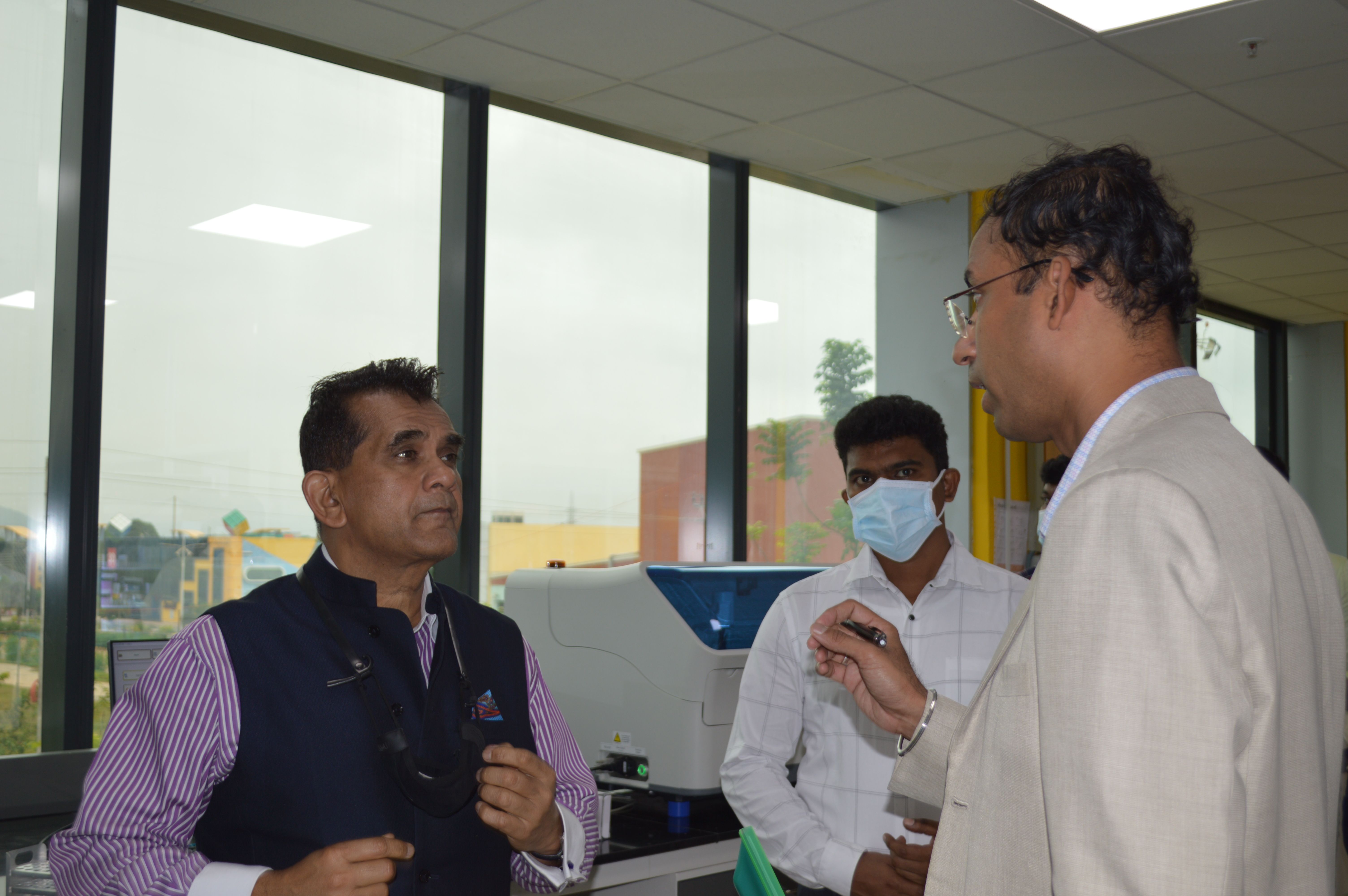 Dr. Jitendra Sharma meets with Mr. Amitabh Kant, former CEO of Niti Aayog, to discuss AMTZ Medical Care and Health Care Technology in India